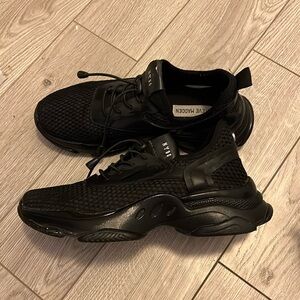 Steve madden black casual sneakers (US9.5)